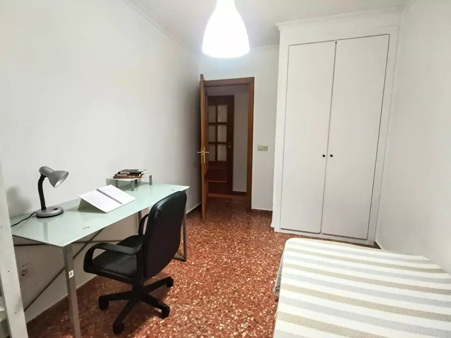 Immagine 2 di Camera in affitto  in Carrer de Vázquez de Mella a Burjassot