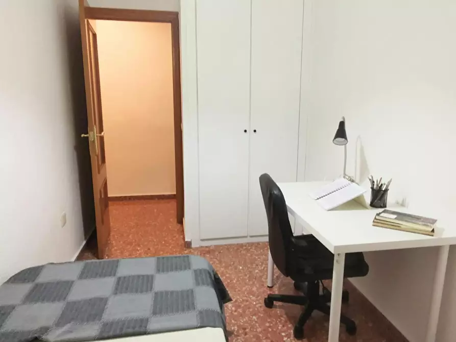 Immagine 3 di Camera in affitto  in Carrer de Vázquez de Mella a Burjassot