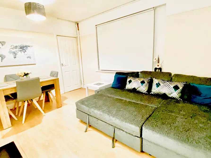 Immagine 8 di Appartamento in affitto  in Kenilworth Road a Staines