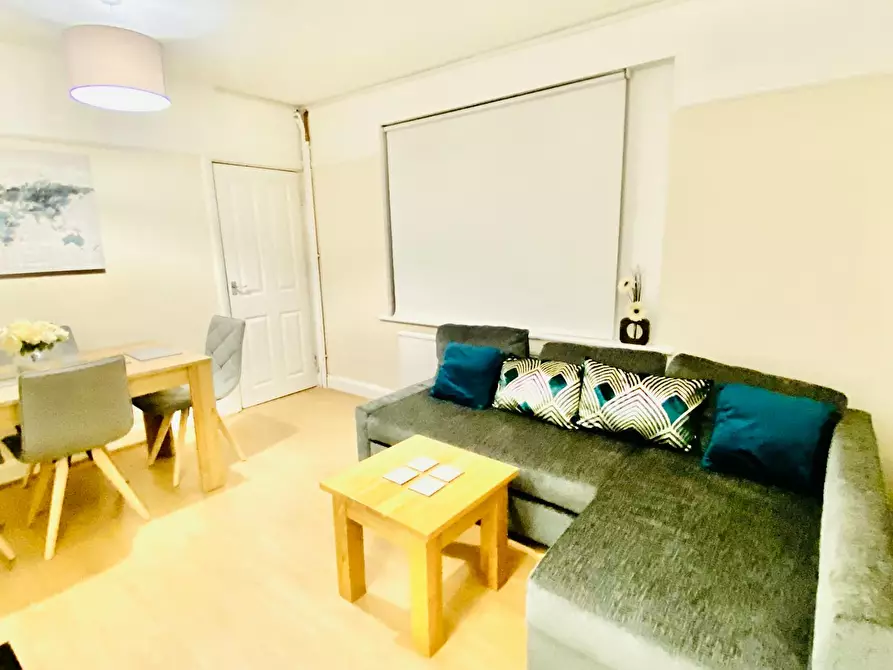 Immagine 4 di Appartamento in affitto  in Kenilworth Road a Staines