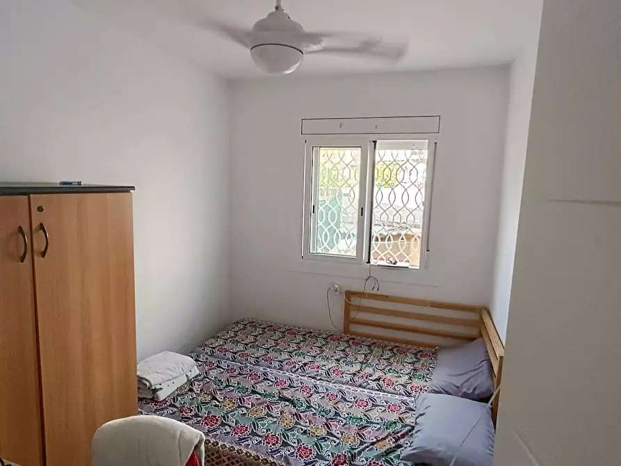 Immagine 2 di Camera in affitto  in Carrer del Doctor Jaume Ferran i Clua a Hospitalet De Llobregat, L'