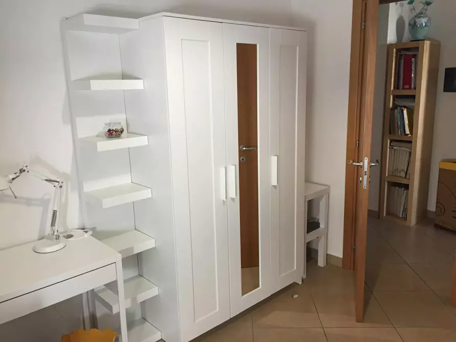 Immagine 2 di Camera in affitto  in Via Tevere a Caserta