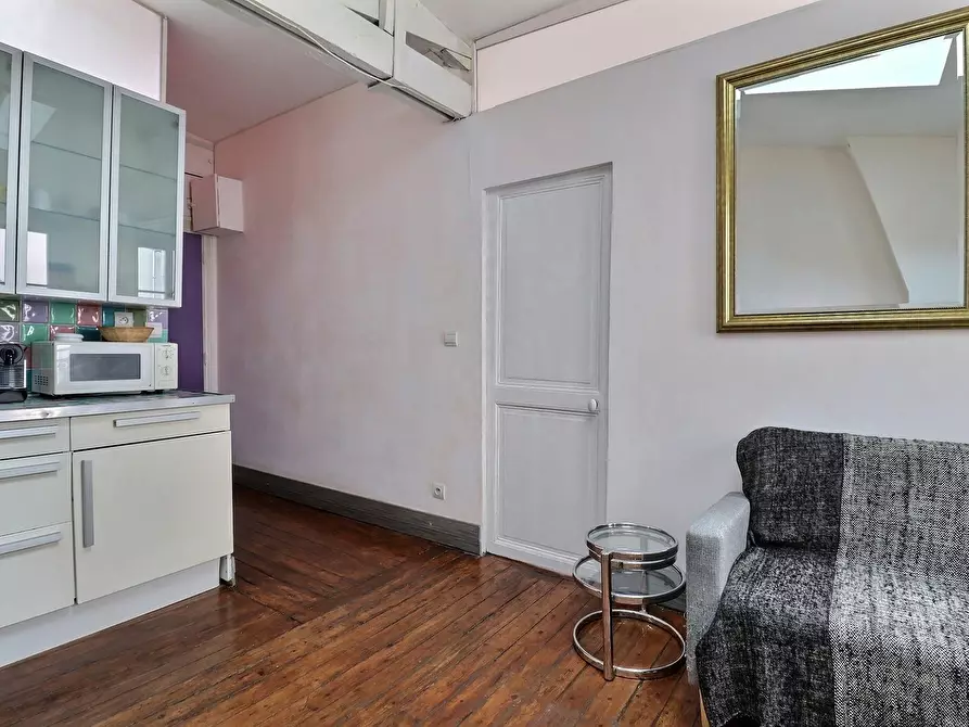 Immagine 5 di Appartamento in affitto  in Rue Coustou a Paris 18