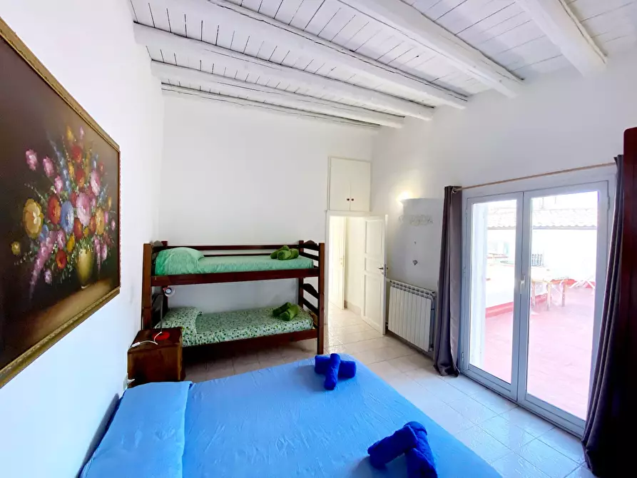 Immagine 10 di Camera in affitto  in Via Argenteria a Palermo