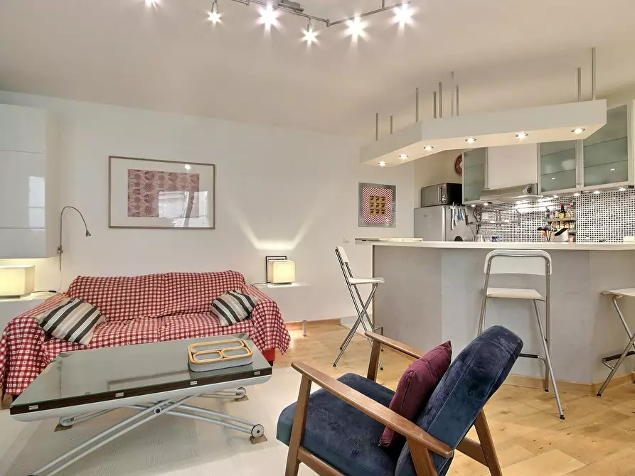 Immagine 2 di Appartamento in affitto  in Rue de Clignancourt a Paris 18