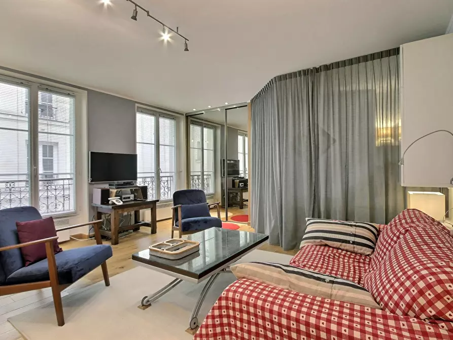 Immagine 6 di Appartamento in affitto  in Rue de Clignancourt a Paris 18