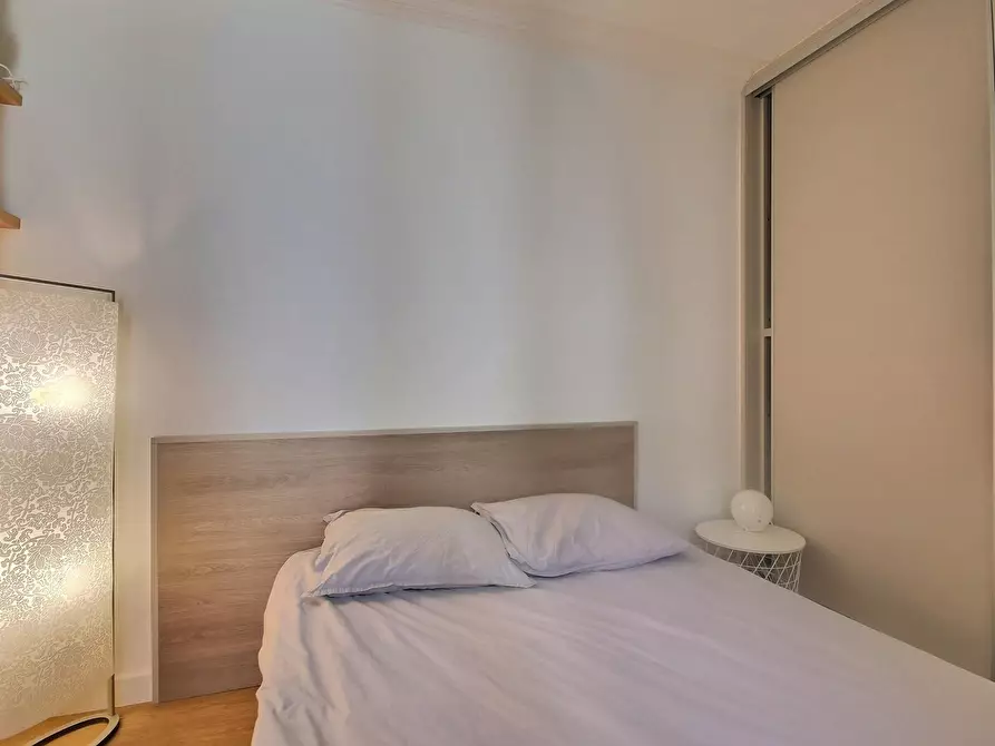 Immagine 2 di Appartamento in affitto  in Rue de la Roquette a Paris