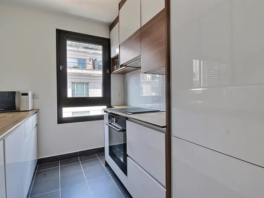 Immagine 8 di Appartamento in affitto  in Rue Jules Guesde a Levallois-Perret
