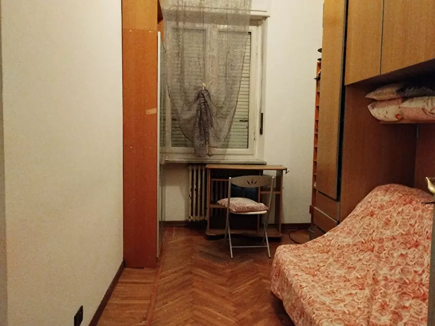 Immagine 2 di Camera in affitto  in Via Borgomanero a Torino