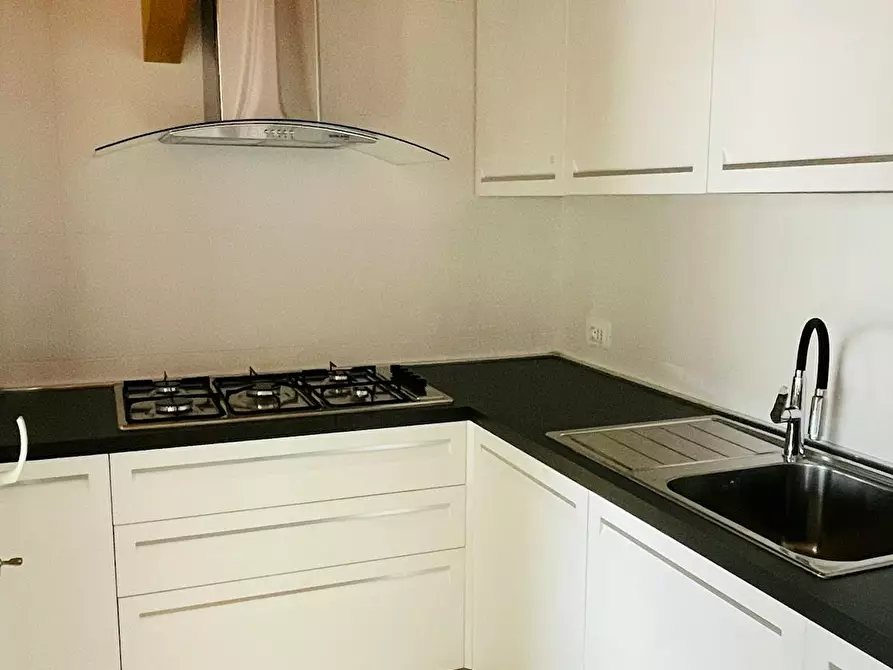 Immagine 8 di Camera in affitto  in Via Monte Sabotino a Paderno Dugnano