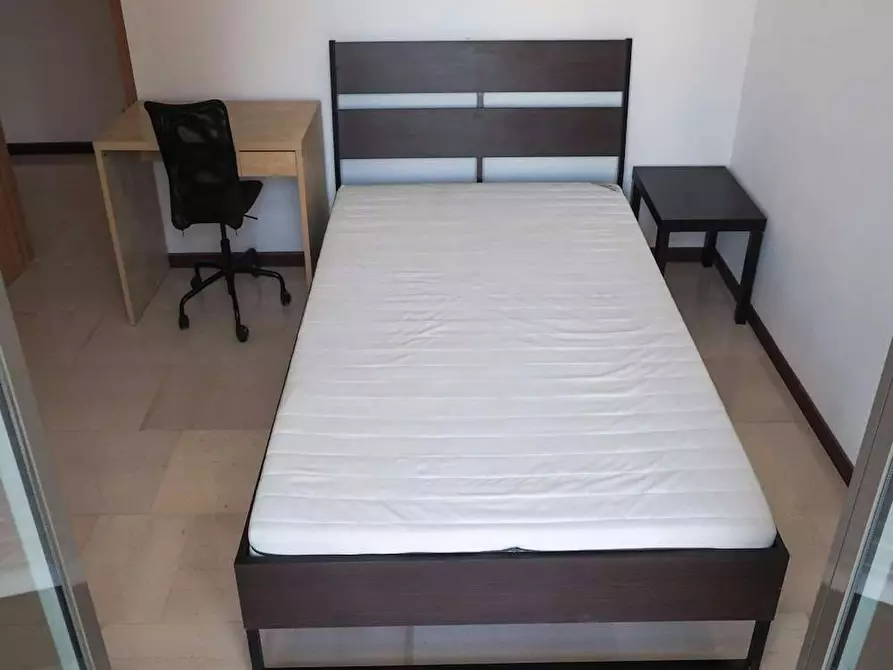 Immagine 1 di Camera in affitto  in Via Vincenzo Giordano Orsini a Milano