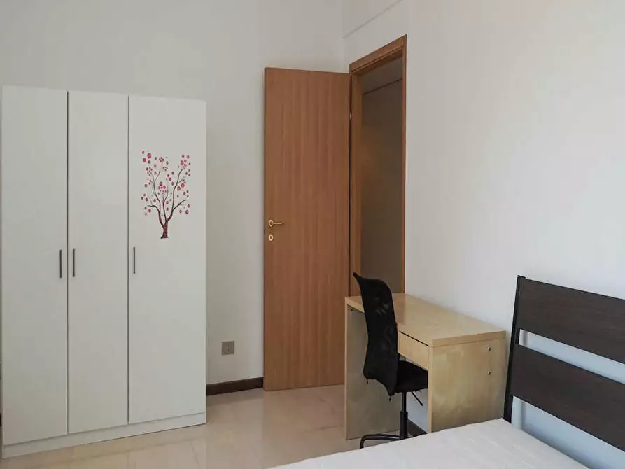 Immagine 5 di Camera in affitto  in Via Vincenzo Giordano Orsini a Milano