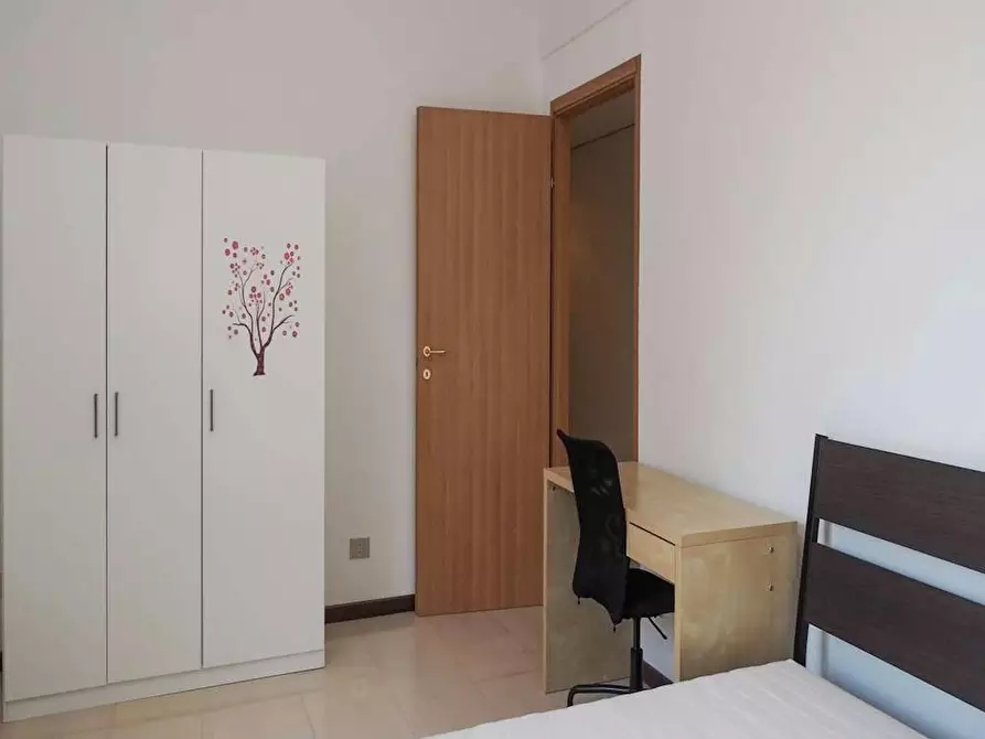 Immagine 5 di Camera in affitto  in Via Vincenzo Giordano Orsini a Milano