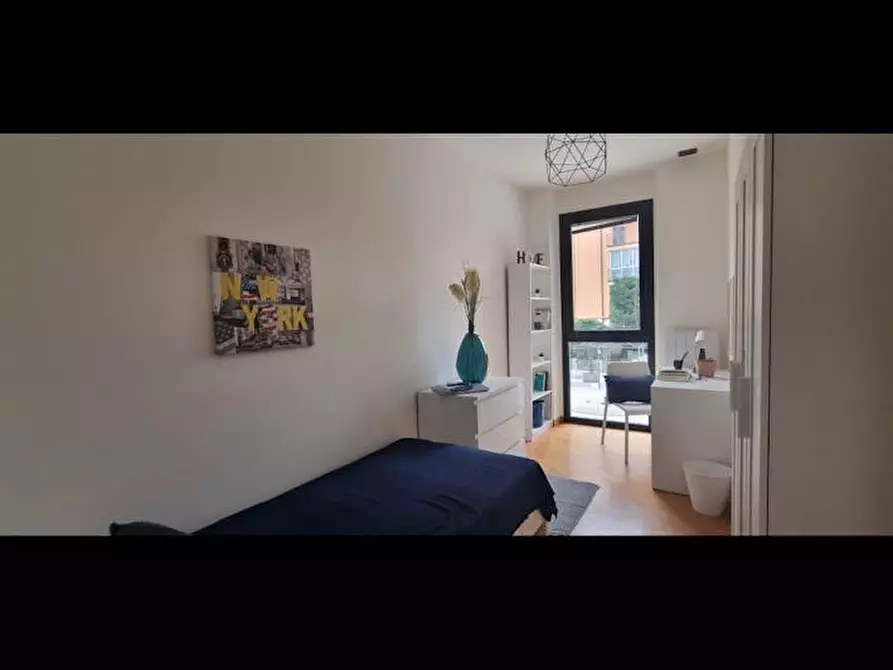 Immagine 1 di Camera in affitto  in Via Fratelli Calvi a Bergamo