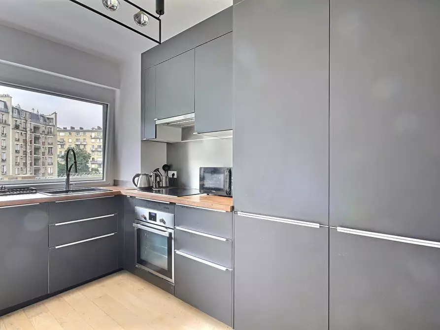 Immagine 7 di Appartamento in affitto  in Rue Vauvenargues a Paris 18