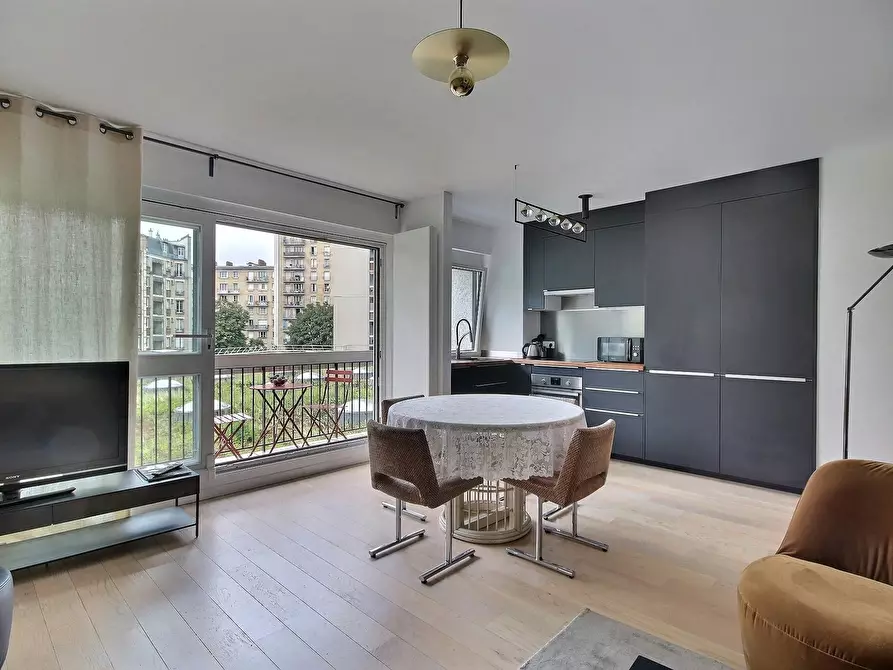 Immagine 4 di Appartamento in affitto  in Rue Vauvenargues a Paris 18