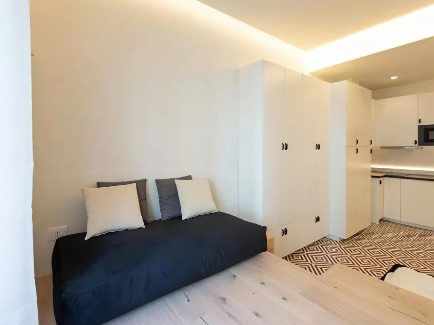 Immagine 10 di Appartamento in affitto  in Via Giulio e Corrado Venini a Milano