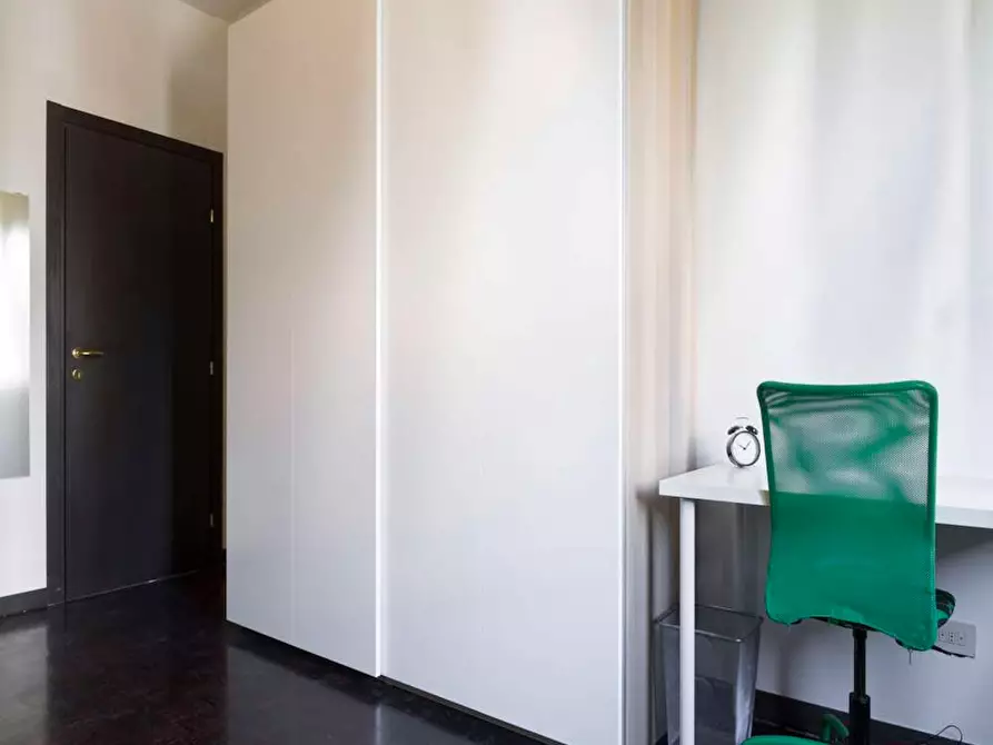 Immagine 5 di Camera in affitto  in Viale Evaristo Stefini a Milano