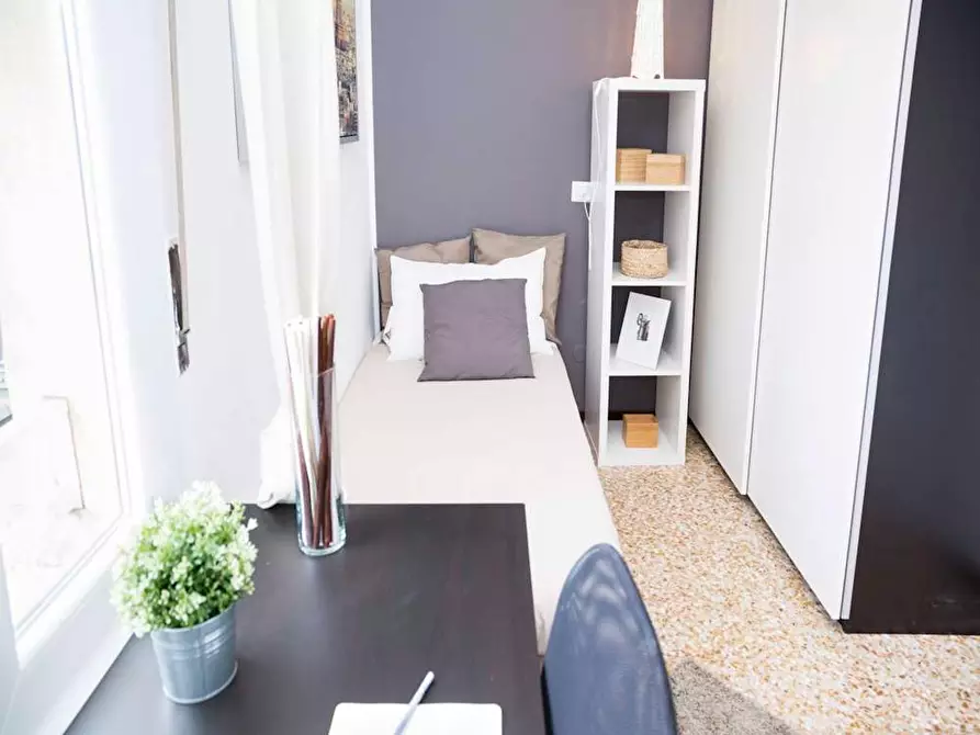 Immagine 1 di Camera in affitto  in Viale Carlo Espinasse a Milano