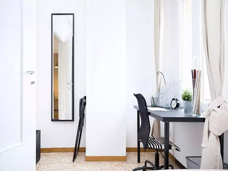 Immagine 6 di Camera in affitto  in Viale Carlo Espinasse a Milano