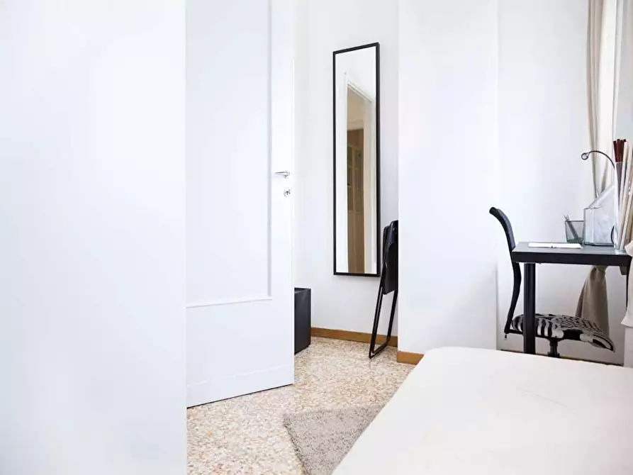 Immagine 5 di Camera in affitto  in Viale Carlo Espinasse a Milano