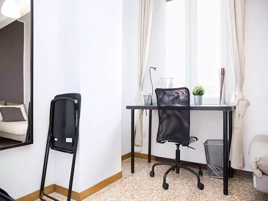 Immagine 4 di Camera in affitto  in Viale Carlo Espinasse a Milano