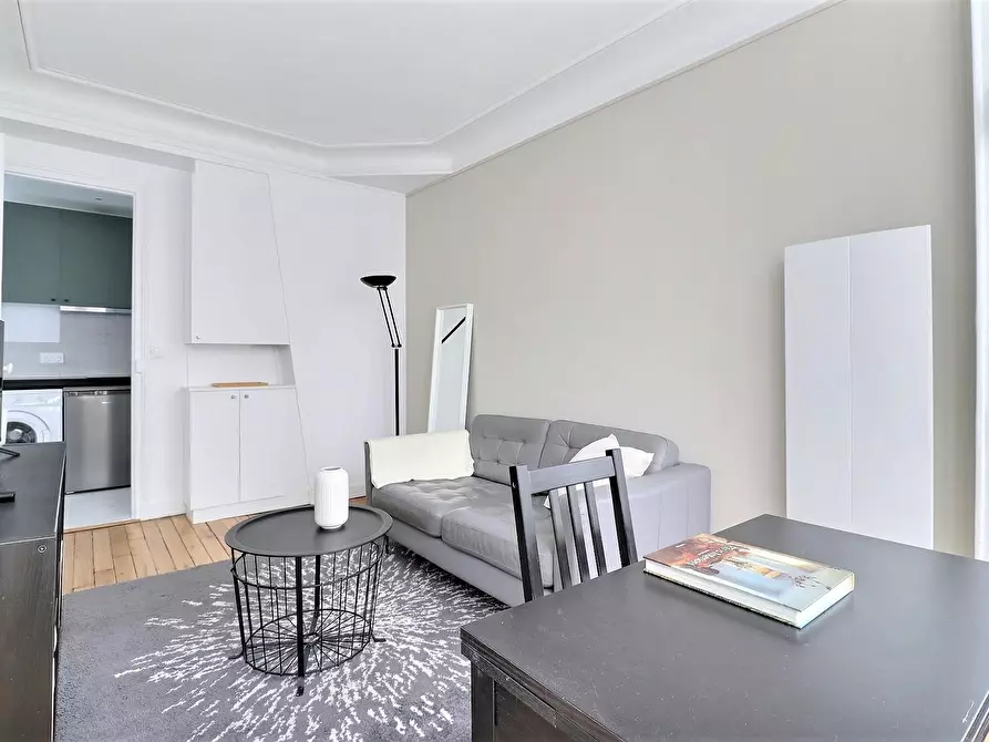 Immagine 5 di Appartamento in affitto  in Rue Chappe a Paris 18