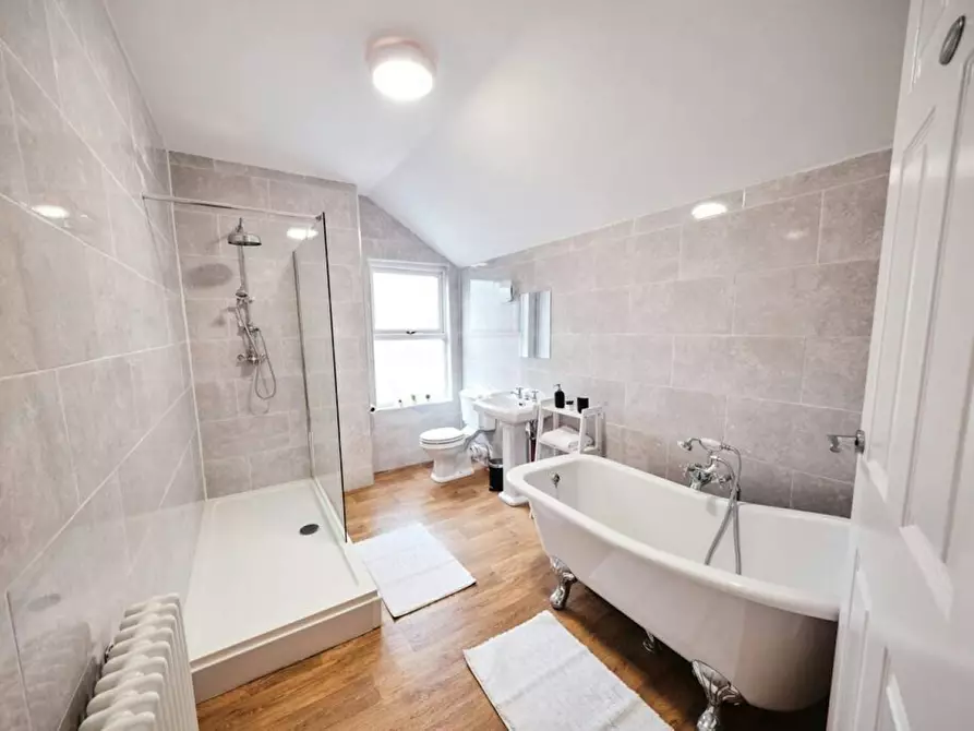 Immagine 9 di Casa indipendente in affitto  in Mere Green Road a 