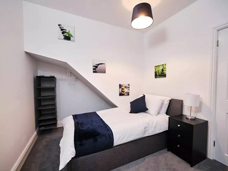 Immagine 4 di Casa indipendente in affitto  in Mere Green Road a 