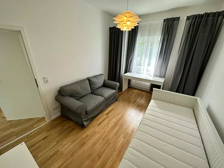 Immagine 7 di Camera in affitto  in Langobardenweg a Frankfurt am Main