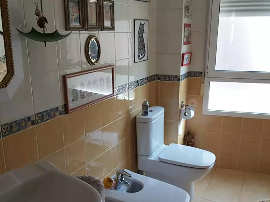 Immagine 6 di Camera in affitto  in Carrer Belfast a Alicante/Alacant