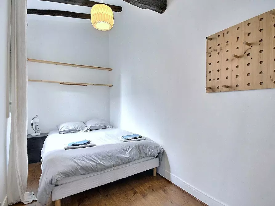 Immagine 2 di Appartamento in affitto  in Rue des Gravilliers a Paris 03