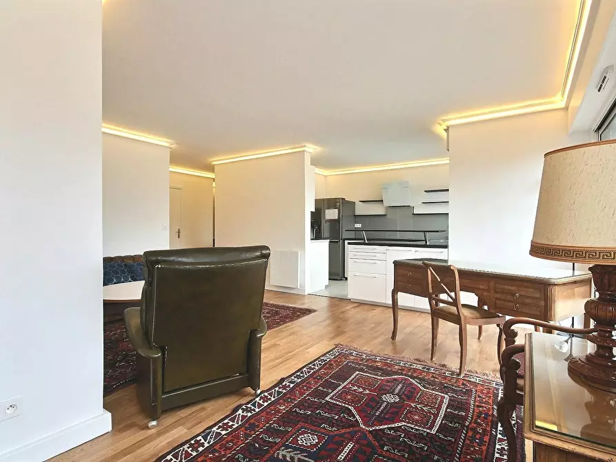 Immagine 4 di Appartamento in affitto  in Rue Bayen a Paris 17
