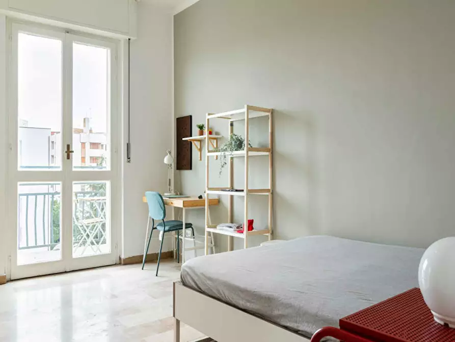 Immagine 5 di Camera in affitto  in Via Arcivescovo Romilli a Milano