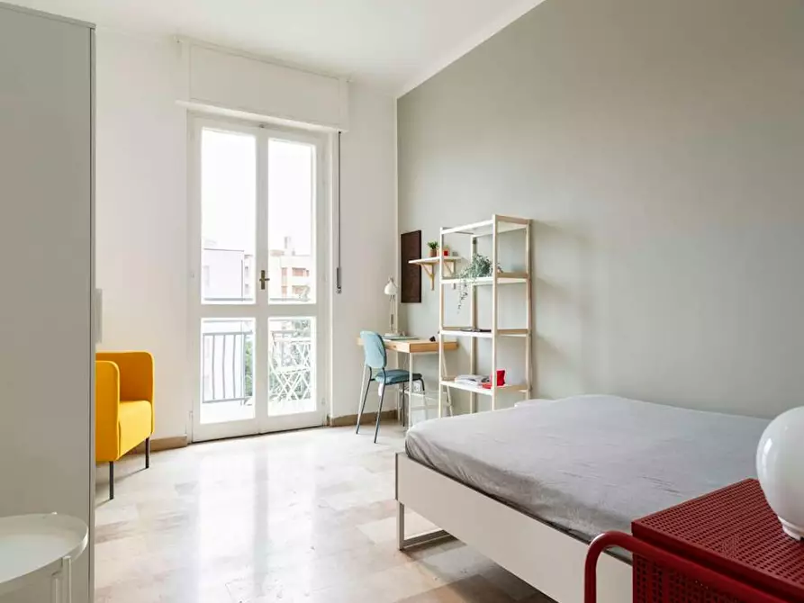 Immagine 3 di Camera in affitto  in Via Arcivescovo Romilli a Milano