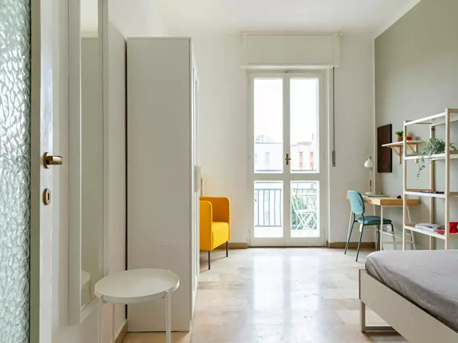 Immagine 4 di Camera in affitto  in Via Arcivescovo Romilli a Milano