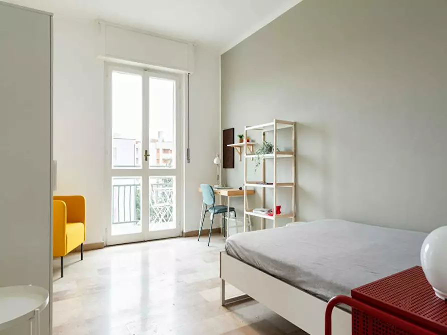 Immagine 3 di Camera in affitto  in Via Arcivescovo Romilli a Milano