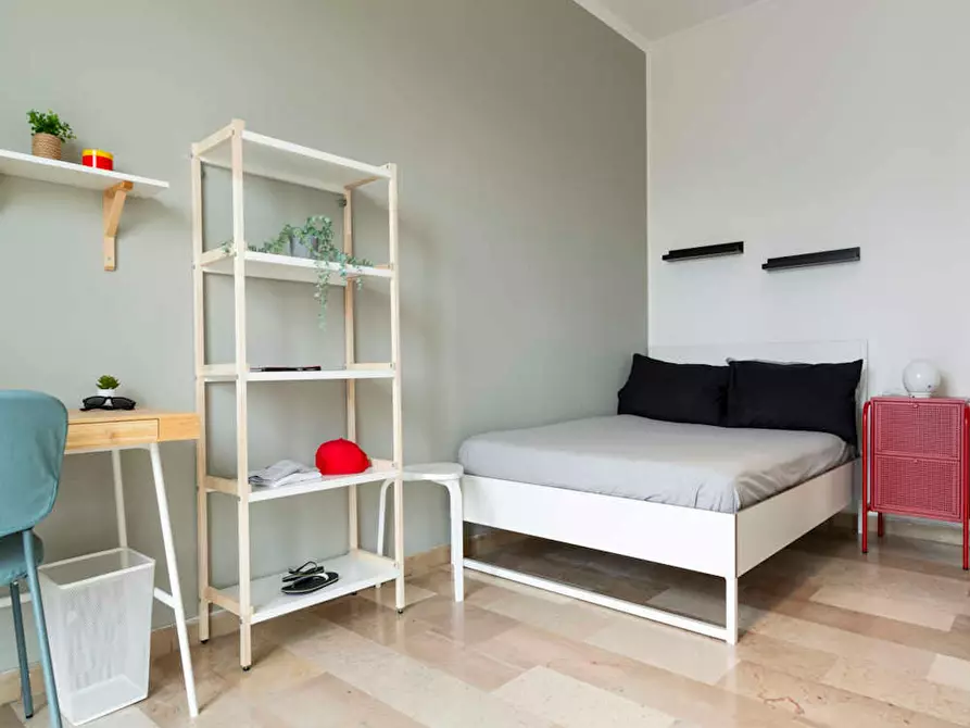 Immagine 1 di Camera in affitto  in Via Arcivescovo Romilli a Milano