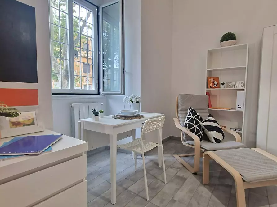 Immagine 10 di Camera in affitto  in Via Ostiense a Roma