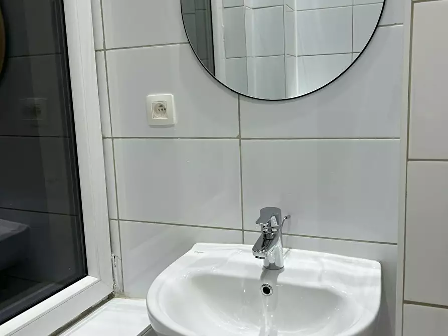 Immagine 5 di Camera in affitto  in Rue du Midi a Bruxelles