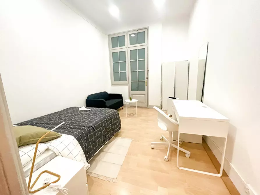 Immagine 2 di Camera in affitto  in Carrer de Muntaner a Barcelona