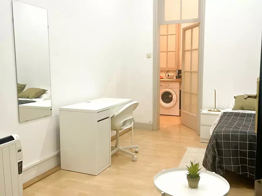 Immagine 6 di Camera in affitto  in Carrer de Muntaner a Barcelona