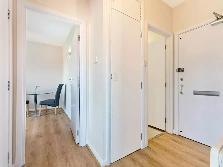 Immagine 8 di Appartamento in affitto  in Garter Way a Camberwell