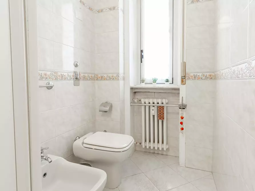 Immagine 6 di Camera in affitto  in Via Teodosio a Milano