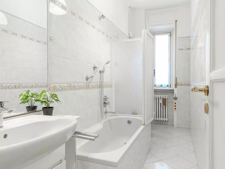 Immagine 5 di Camera in affitto  in Via Teodosio a Milano