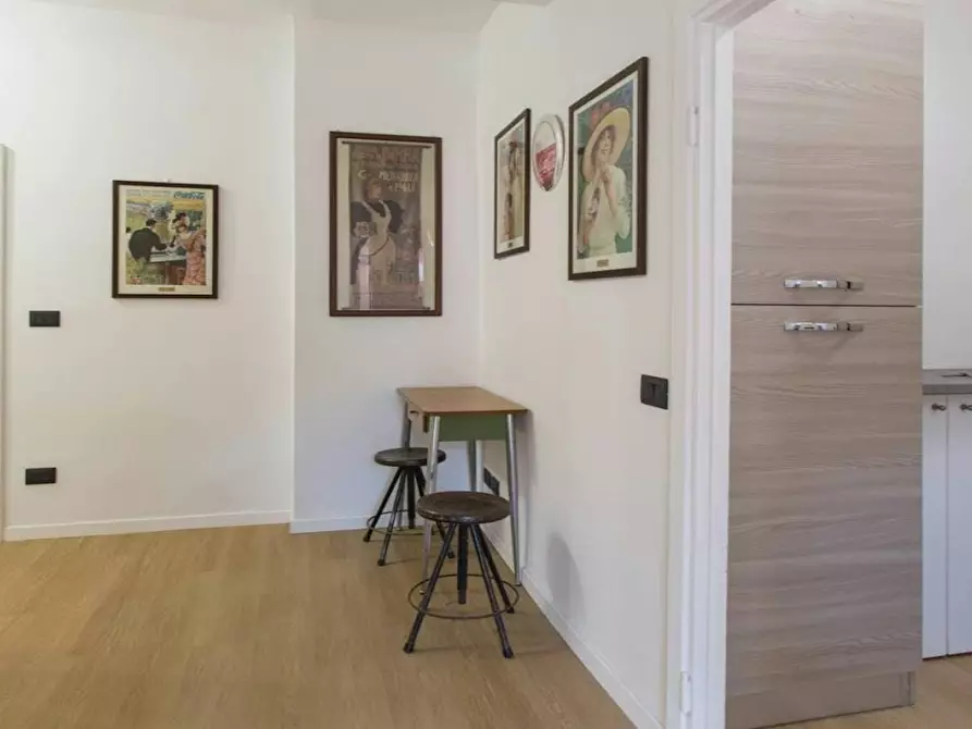 Immagine 8 di Camera in affitto  in Via Lorenteggio a Milano