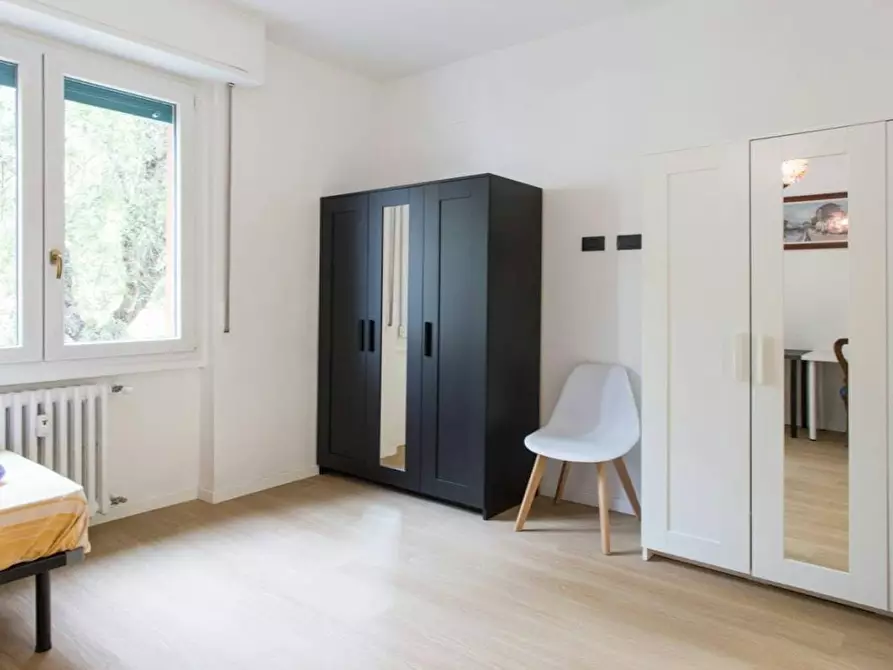 Immagine 3 di Camera in affitto  in Via Lorenteggio a Milano