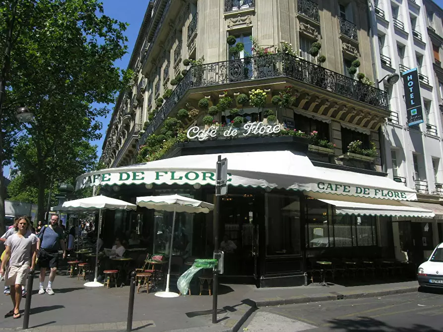 Immagine 4 di Appartamento in affitto  in Boulevard Saint-Germain a Paris 07