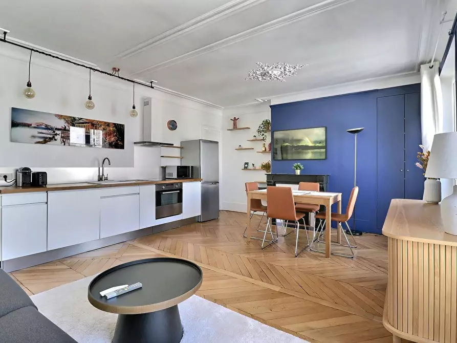 Immagine 4 di Appartamento in affitto  in Rue du Grand Prieuré a Paris