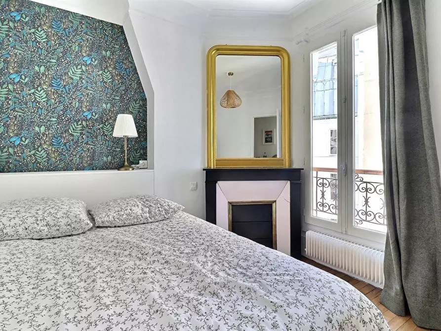 Immagine 8 di Appartamento in affitto  in Rue du Grand Prieuré a Paris